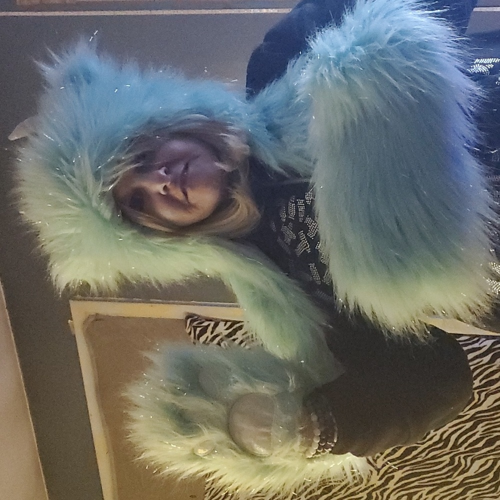 Winter hat - Picture 2 of 2